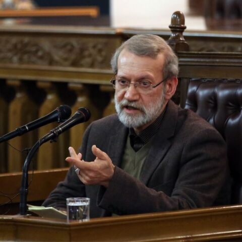 Ιράν: Ο μετριοπαθής Αλί Λαριτζανί έθεσε υποψηφιότητα για την προεδρία 