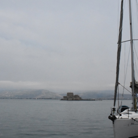 θαλασσα, βουνα, ουρανος, συννεφα, καραβι