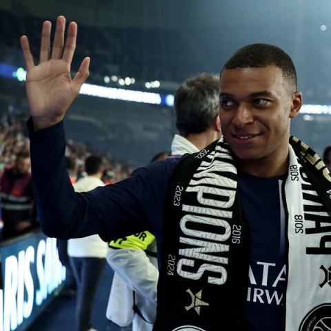 Ανακοινώθηκε επίσημα η μεταγραφή της δεκαετίας: Ο Κιλιάν Εμπαπέ στην Ρεάλ Μαδρίτης για 5 χρόνια