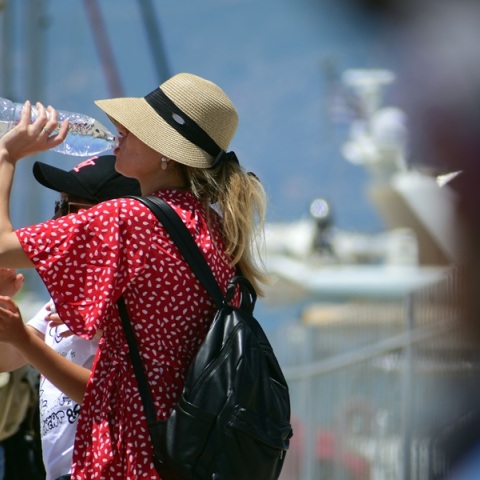 Το κύμα καύσωνα διέπει τη χώρα 