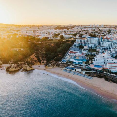 Πορτογαλία: Ο υπερτουρισμός στεγνώνει τις αποθήκες νερού του Αλγκάρβε