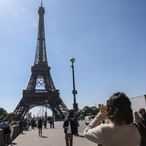 Παρίσι 2024: Ολυμπιακοί κύκλοι στον Πύργο του Άϊφελ 