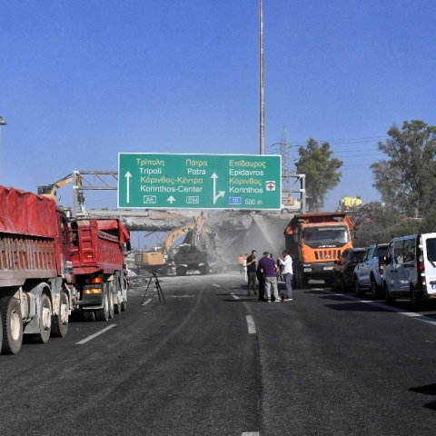 φορτηγα, δρομος γεφυρα, πινακιδες