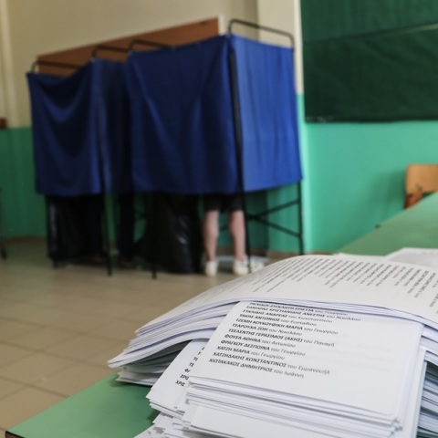 Ευρωεκλογές 2024: Στο Αυτόφωρο υποψήφιος ευρωβουλευτής στην Ροδόπη - Μοίραζε σταυρωμένα ψηφοδέλτια 