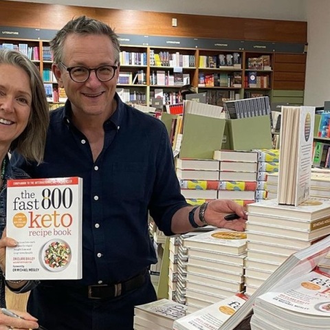 Η σύζυγος του Μάικλ Μόσλεϊ,  Κλερ Μπέιλι Μόσλεϊ