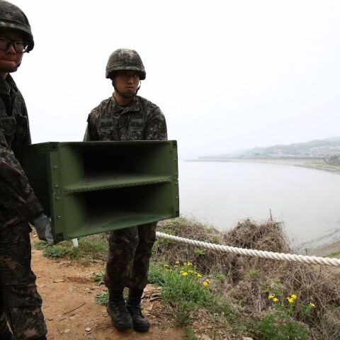 Nότια Κορέα: Ψυχολογικό πόλεμο με K-Pοp στην Βόρεια Κορέα 