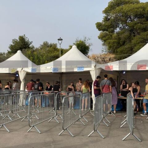 Ανταποκρίθηκε ο κόσμος στο κάλεσμα των Coldplay για το βιντεοκλίπ στο Ηρώδειο