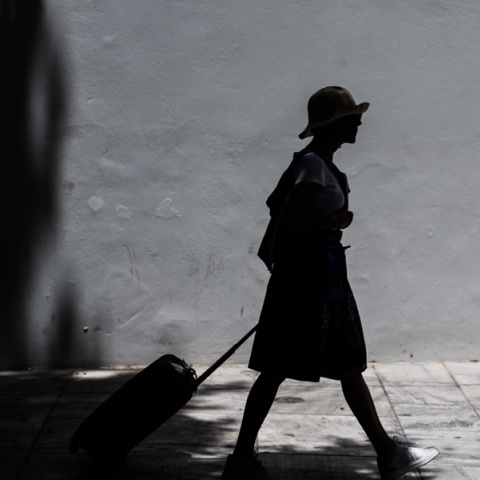 Τους 39 βαθμούς «αγγίζει» η θερμοκρασία σήμερα - Με καύσωνα ξεκινά η νέα εβδομάδα 