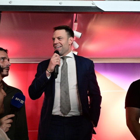 Κασσελάκης αναμεσα σε κοσμο