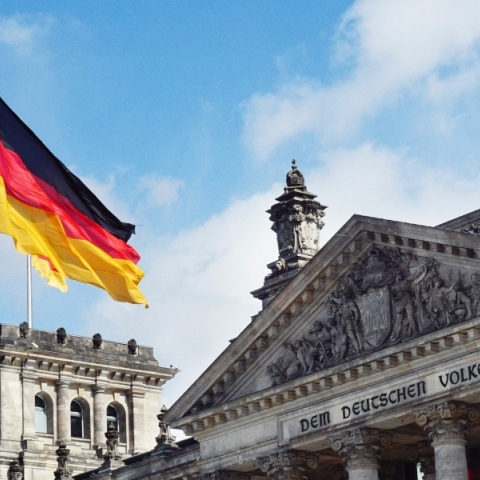 Το γερμανικο κοινοβουλιο  σημαια