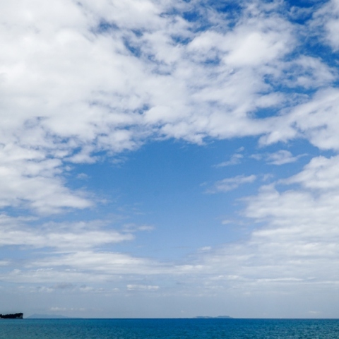 θαλασσα, ουρανος, συννεφα