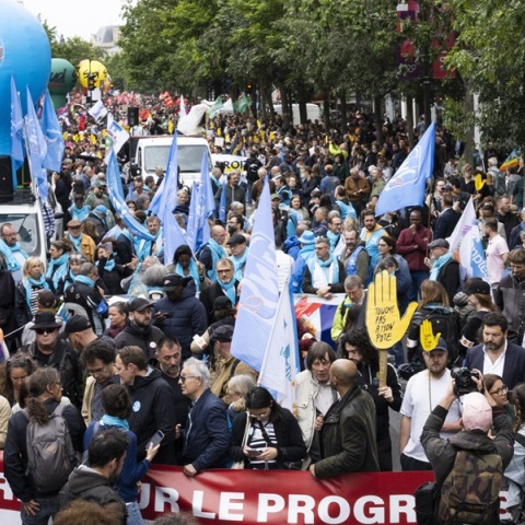 Γαλλία: Χιλιάδες άνθρωποι στους δρόμους διαδηλώνουν κατά της ακροδεξιάς - Επί ποδός 21.000 αστυνομικοί