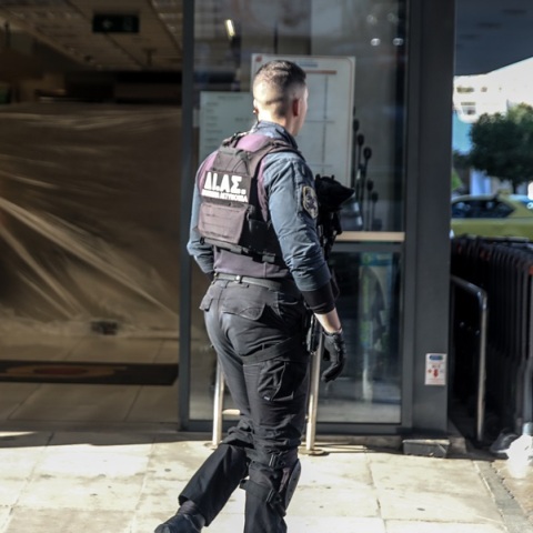 Ακτή Μουτσοπούλου: Τι εκτιμούν οι Αρχές για τους πυροβολισμούς έξω από το σούπερ μάρκετ στον Πειραιά
