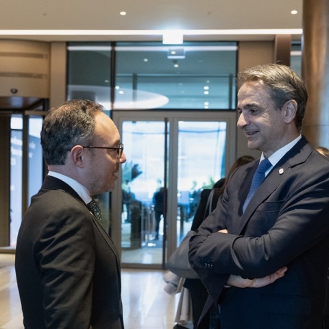 Μητσοτάκης από Ελβετία: Θα στηρίξουμε την Ουκρανία για διαρκή ειρήνη μέσω αξιόπιστων διαπραγματεύσεων 