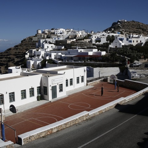 Σίκινος: Άκαρπες οι έρευνες για τις δύο αγνοούμενες τουρίστριες - Φόβοι για εγκλωβισμό σε δύσβατο σημείο 