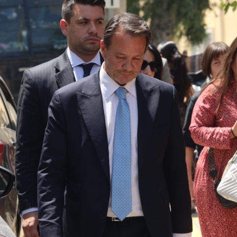 ανδρες, γυναικες στο δρόμο, αυτοκινητο