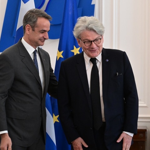 Η συνάντηση του Κυριάκου Μητσοτάκη με τον Ευρωπαίο επίτροπο Τιερί Μπρετόν 