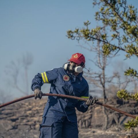 Άνδρος: Ενισχύονται οι πυροσβεστικές δυνάμεις - Οι εξελίξεις στα υπόλοιπα μέτωπα