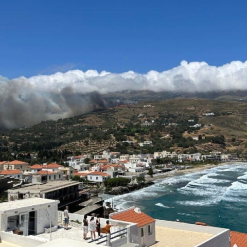 Φωτιά στην Άνδρο. Τα νέα συναισθήματα του καλοκαιριού