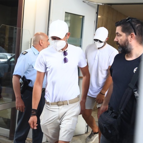 Ύδρα: «Ήμουν στην καμπίνα, όταν ξέσπασε η φωτιά, δεν ξέρω ποιος την προκάλεσε» λέει ο καπετάνιος της θαλαμηγού 