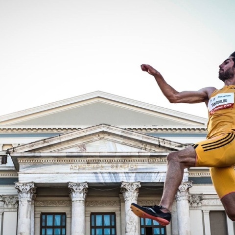 Το Piraeus Street Long Jump έφερε ξανά τον στίβο εκτός σταδίου