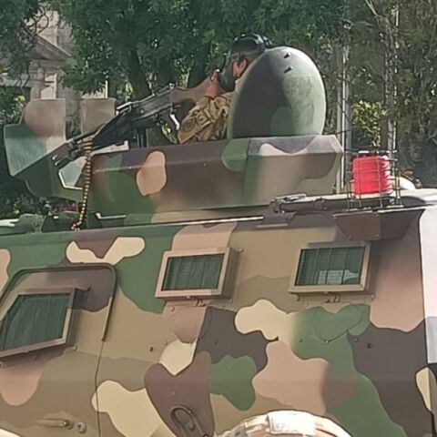 Κινήσεις τανκς κοντά στο Προεδρικό Μέγαρο 