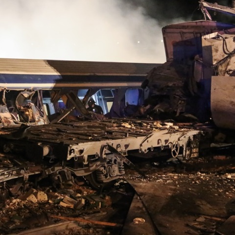 Τέμπη: «Πυρά» ΠΑΣΟΚ και ΣΥΡΙΖΑ με αφορμή τον εντοπισμό του κοντέινερ της εμπορικής αμαξοστοιχίας