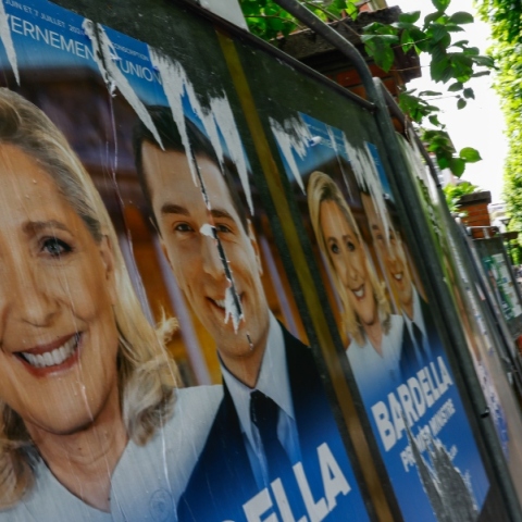 Το κόμμα της Μαρίν Λεπέν με 33% καταλαμβάνει την πρώτη θέση 