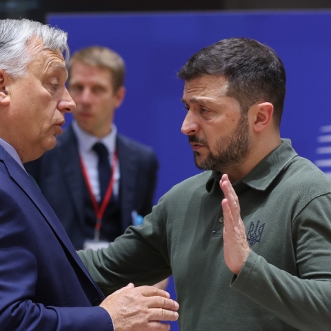 Ο Ούγγρος πρωθυπουργός Βίκτορ Όρμπαν με τον Ουκρανό πρόεδρο Ζελένσκι