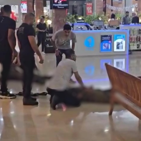 εμπορικο κεντρο, κοσμος, τραυματιες