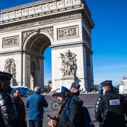 αστυνομικοι, κοσμος, αψιδα θριαμβου