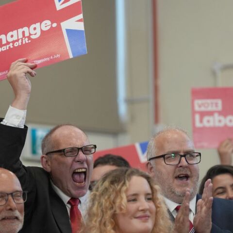 Υποστηρικτές των Εργατικών που αναμένεται να κερδίσουν στις βρετανικές εκλογές 
