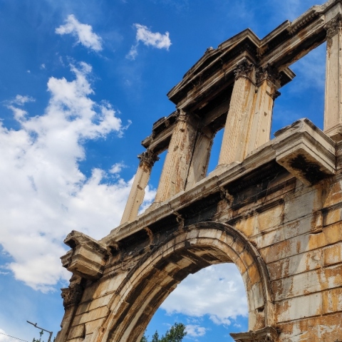 Ηλιόλουστος θα είναι ο καιρός αύριο Σάββατο με αραιές νεφώσεις