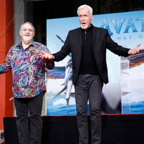 Τζον Λαντάου και Τζέιμς Κάμερον 