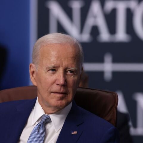 Νέα πλήγματα δέχεται ο Τζο Μπάιντεν εν μέσω της Συνόδου Κορυφής του ΝΑΤΟ