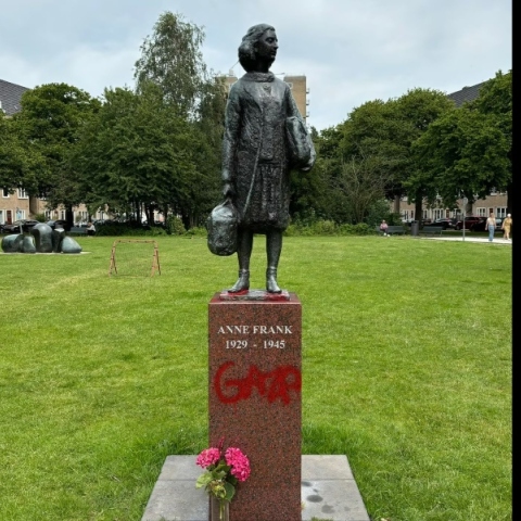 άγαλμα της Άννας Φρανκ