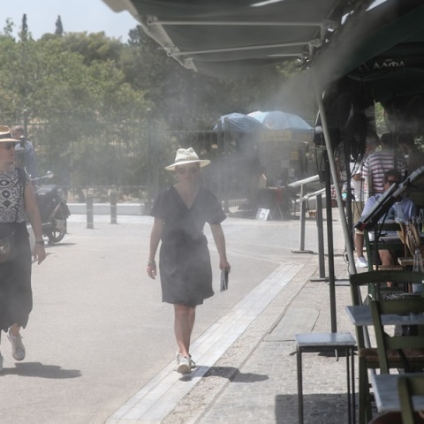 Καύσωνας non stop και τις επόμενες ημέρες - Τους 41 °C θα αγγίξει ο υδράργυρος την Παρασκευή