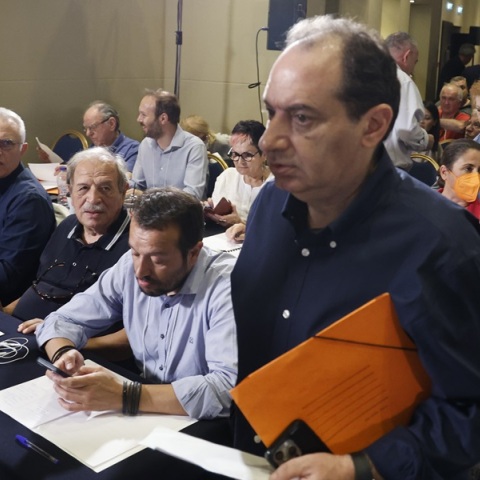 Την διαγραφή του Χρήστου Σπίρτζη ζητούν 70 μέλη του ΣΥΡΙΖΑ