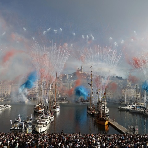 Ολυμπιακοί Αγώνες 2024: Η φαντασμαγορική γιορτή στην άφιξη της Ολυμπιακής Φλόγας στην Πόλη του Φωτός