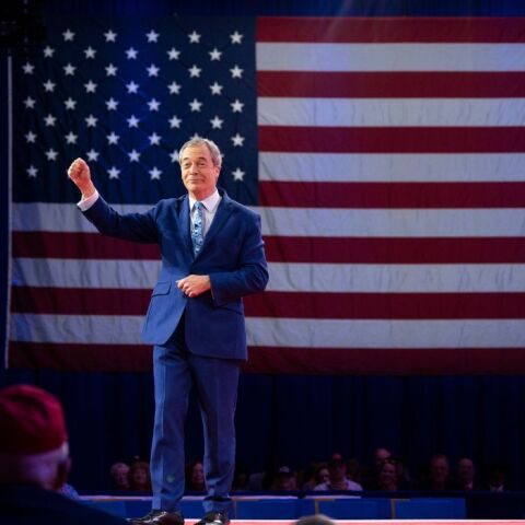  Η ευρωπαϊκή ακροδεξιά κατηγορεί τα mainstream μέσα ενημέρωσης για τους πυροβολισμούς στον Τραμπ