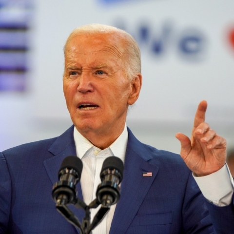 Τζο Μπάιντεν: «Προστατέψτε τη Δημοκρατία, νικήστε το δίδυμο Τραμπ - Βανς»