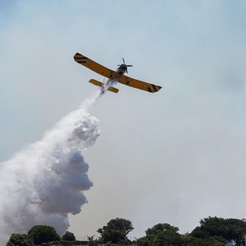 Φωτιά τώρα σε απορρίμματα στη Νέα Ζωή Ασπροπύργου - Ήχησε το 112