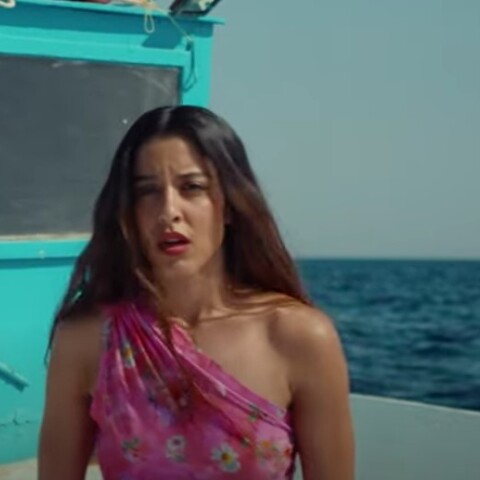 Μαρίνα Σάττι: Κυκλοφόρησε το βιντεοκλίπ του «Αχ Θάλασσα» - Το μήνυμα για τον πατέρα της και τους πρόσφυγες