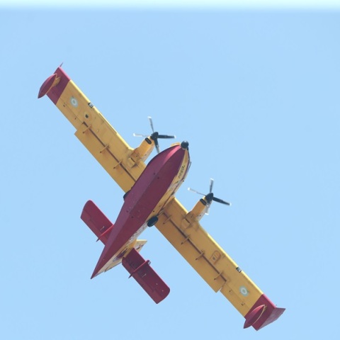 Φωτιά σε χαμηλή βλάστηση στον Αρχάγγελο Λακωνίας - Σηκώθηκαν εναέρια μέσα