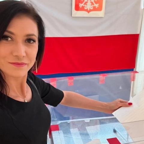 «Θα έπρεπε να είσαι στη φυλακή» - Ποια είναι η Πολωνή ευρωβουλευτής που επιτέθηκε στη Φον ντερ Λάιεν