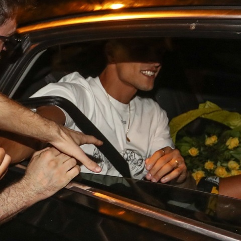 Ντελίριο ενθουσιασμού στο «Ελ. Βενιζέλος» για τον Έρικ Λαμέλα από φίλους της ΑΕΚ