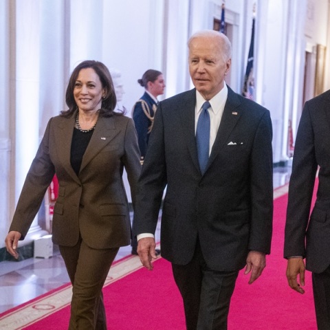 NBC: Ο Μπάρακ Ομπάμα θα ανακοινώσει σύντομα τη στήριξή του στην Κάμαλα Χάρις