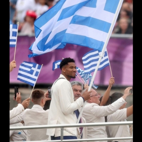 Γιάννης Αντετοκούνμπο: Η μεγαλύτερη τιμή