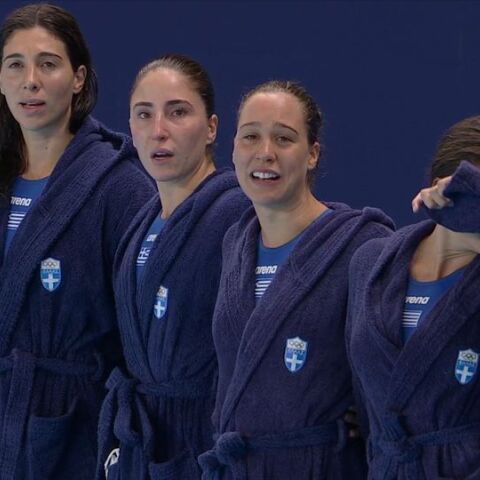 Ολυμπιακοί Αγώνες 2024: Συγκίνηση και δάκρυα στην ανάκρουση του εθνικού ύμνου από την ομάδα πόλο γυναικών