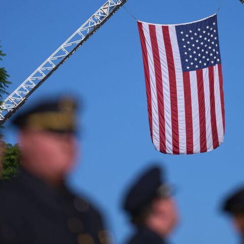 HΠΑ: Οι αμερικανικές σημαίες πρέπει να παράγονται στην χώρα